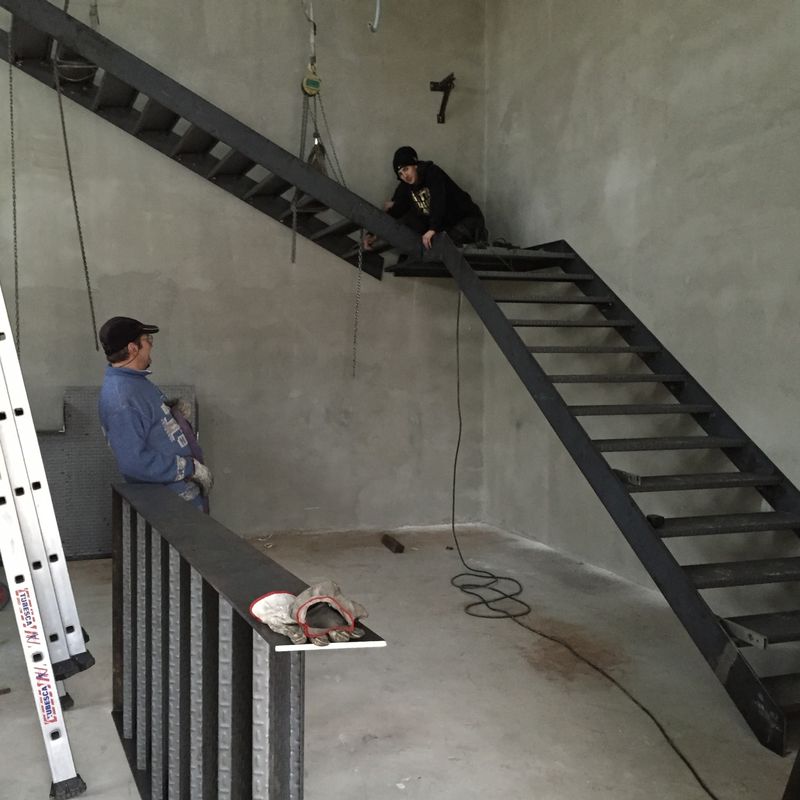 Notre zone d'activité pour ce service Escalier moderne avec marches en verre